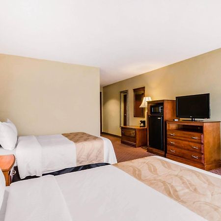 Quality Inn & Suites Carthage Eksteriør billede