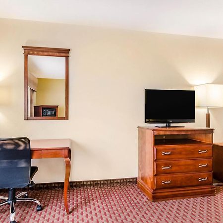 Quality Inn & Suites Carthage Eksteriør billede