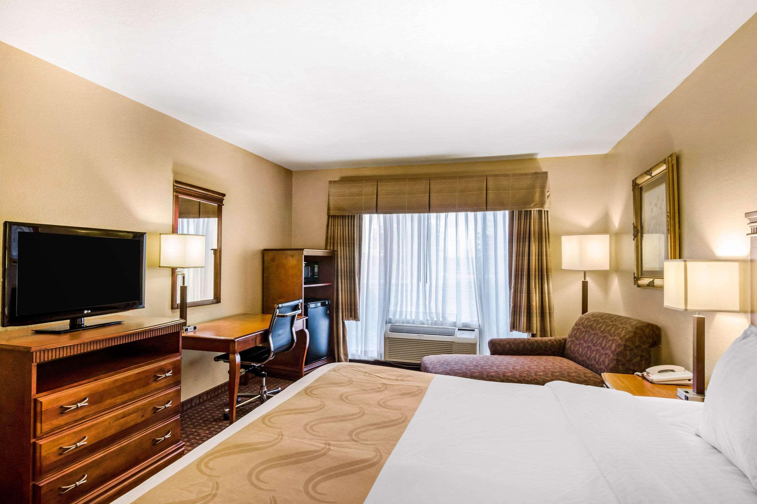 Quality Inn & Suites Carthage Eksteriør billede