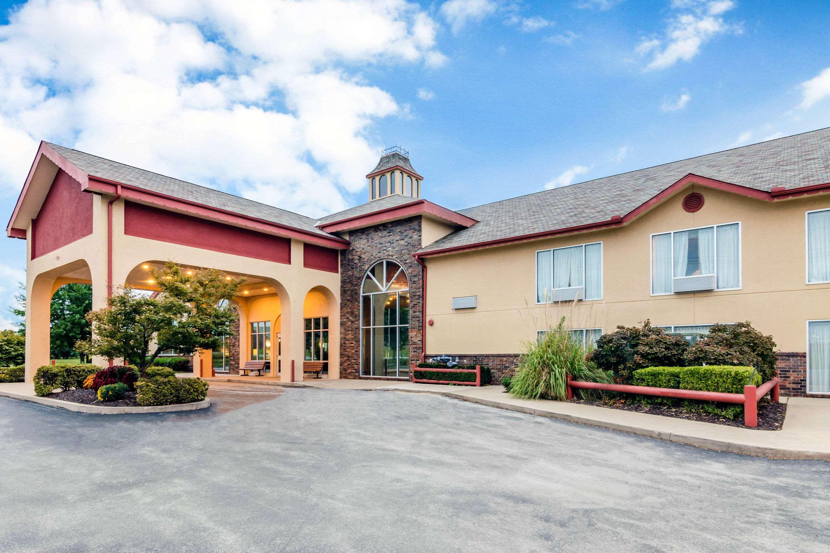 Quality Inn & Suites Carthage Eksteriør billede
