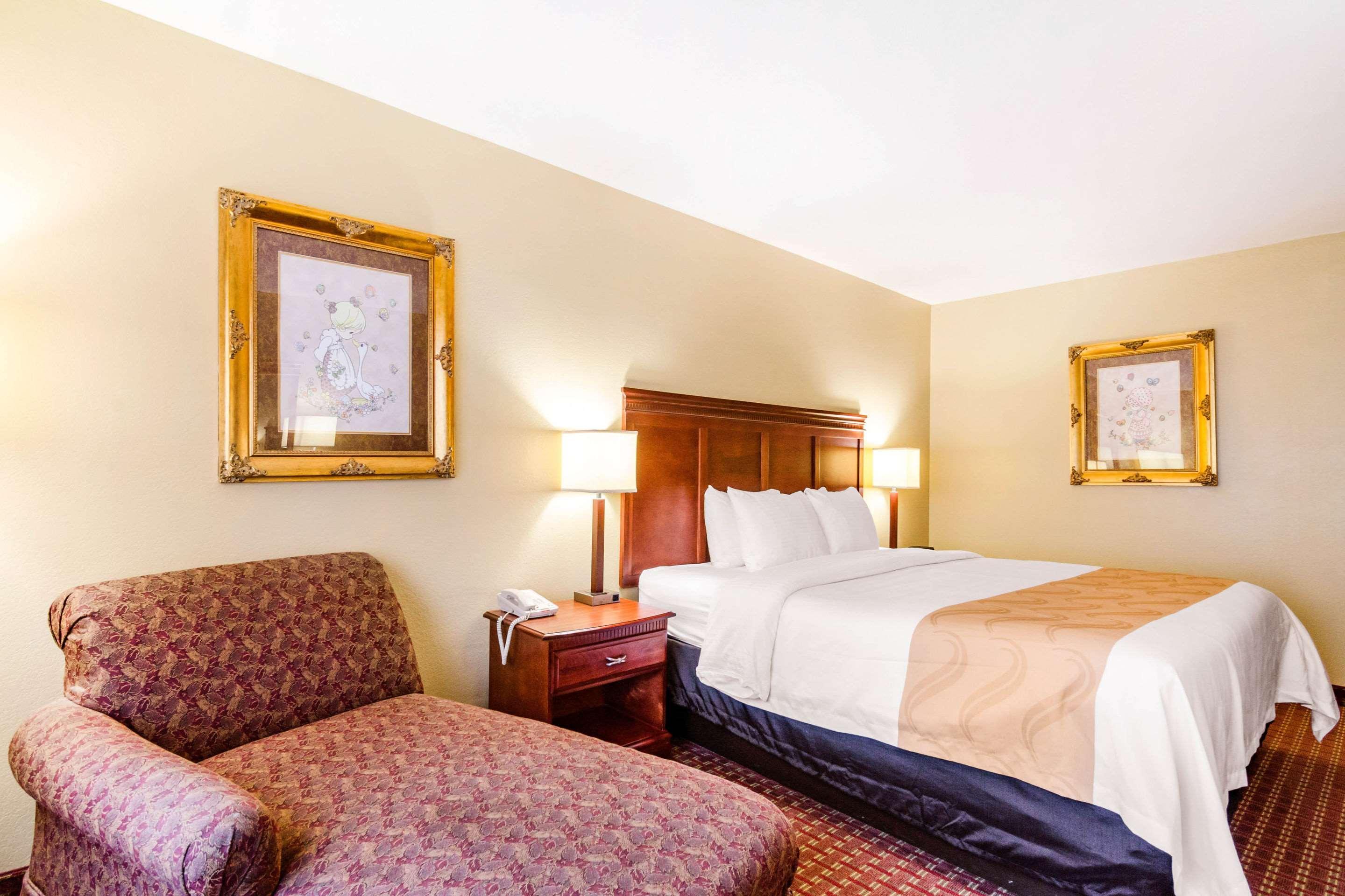 Quality Inn & Suites Carthage Eksteriør billede