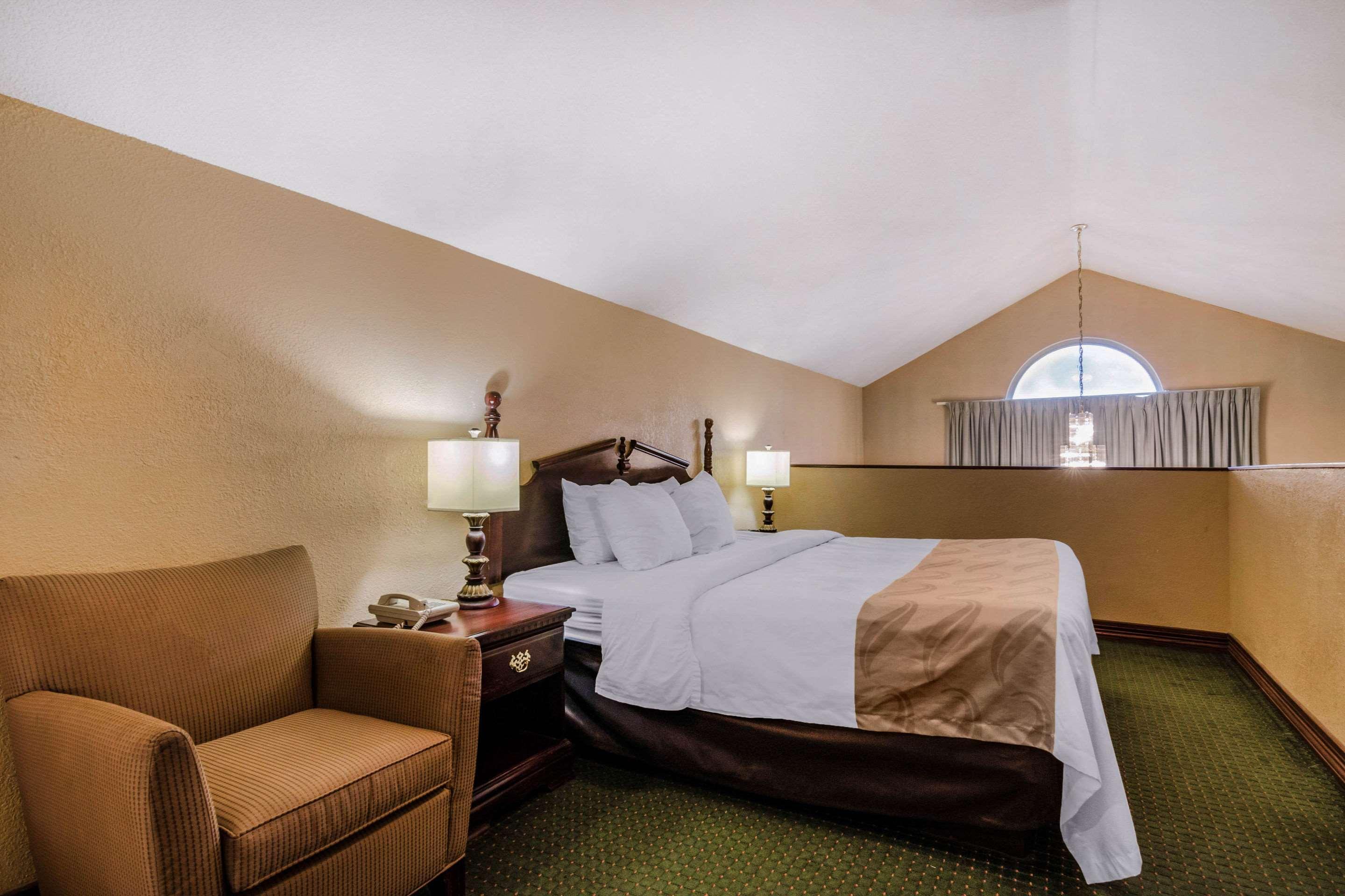Quality Inn & Suites Carthage Eksteriør billede