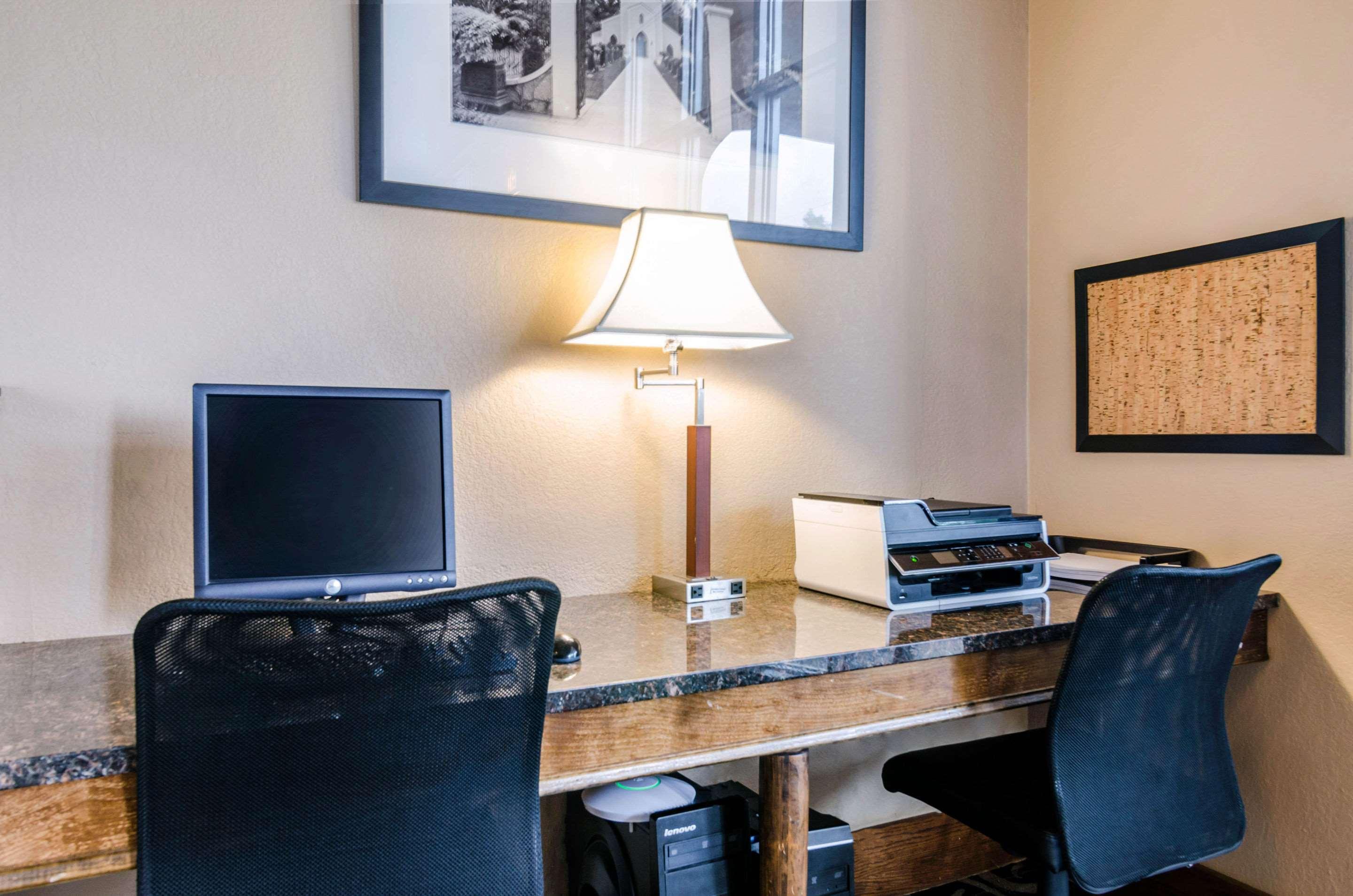 Quality Inn & Suites Carthage Eksteriør billede