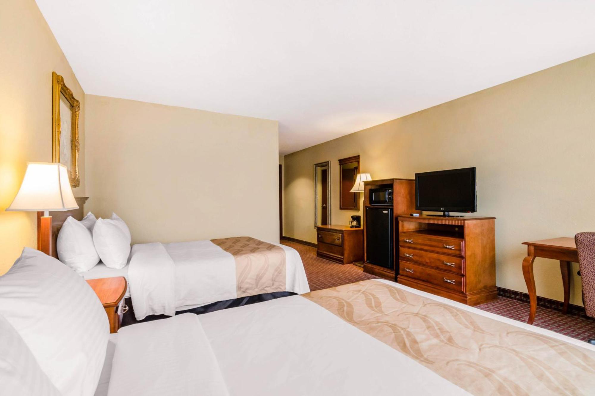 Quality Inn & Suites Carthage Eksteriør billede