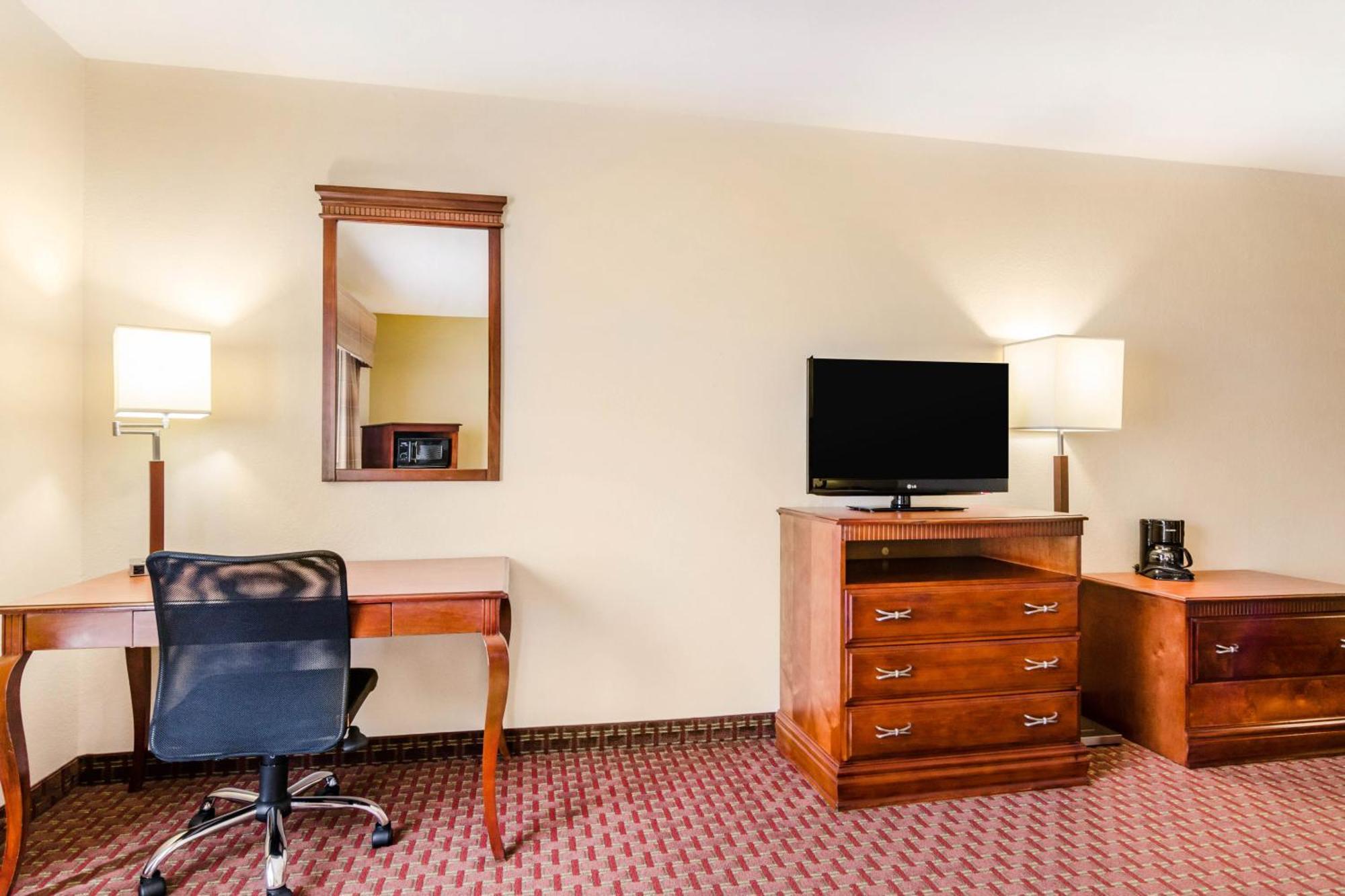 Quality Inn & Suites Carthage Eksteriør billede