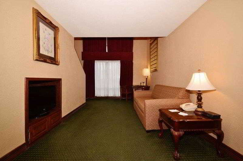 Quality Inn & Suites Carthage Eksteriør billede
