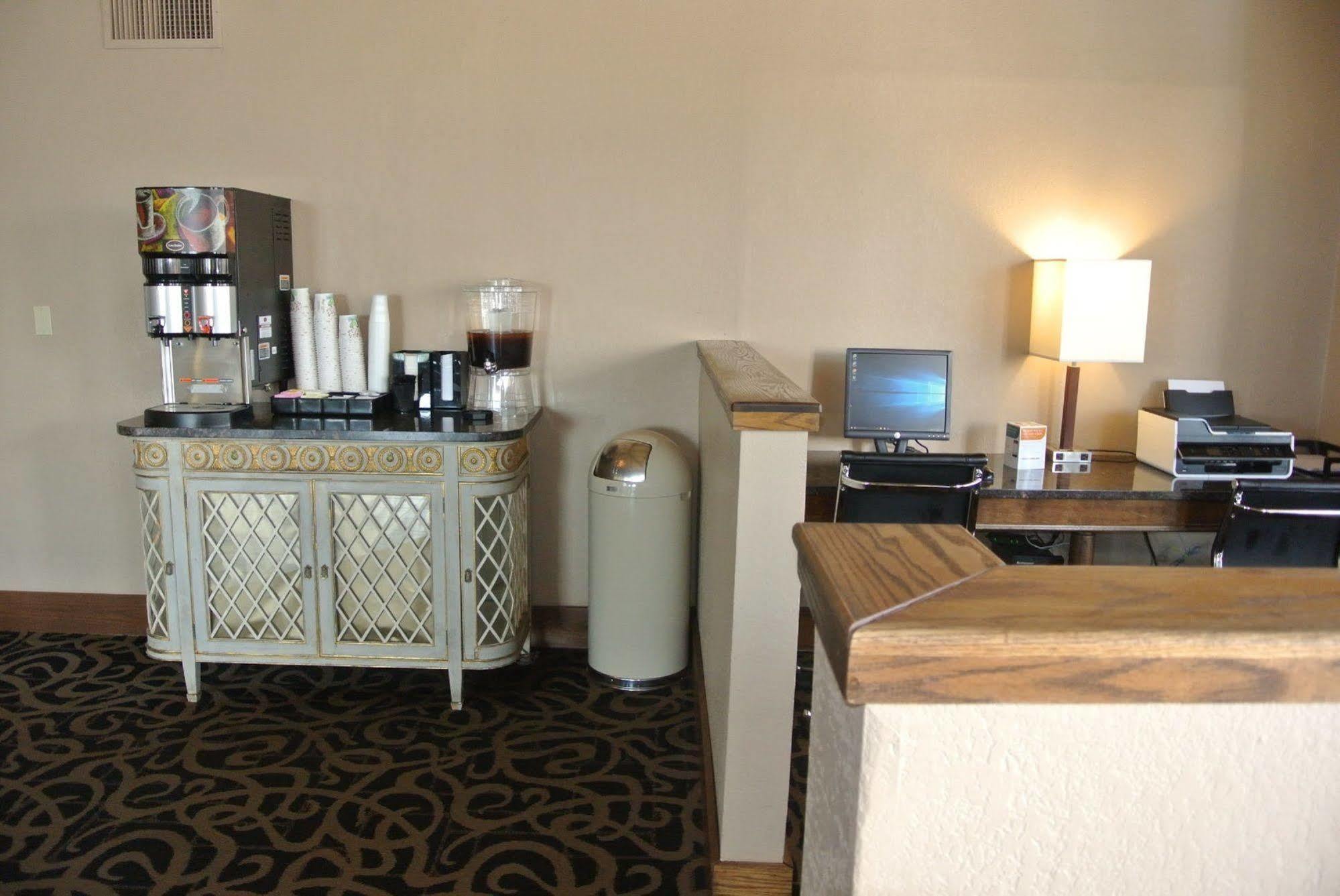 Quality Inn & Suites Carthage Eksteriør billede